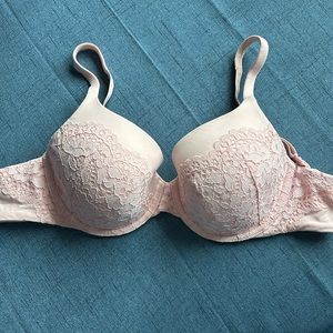 Victoria’s Secret Body by Victoria 34D Light Pink